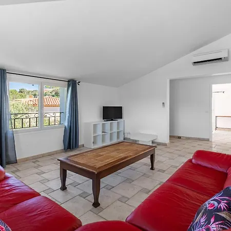 With Pool Near The Golf Course Apartman