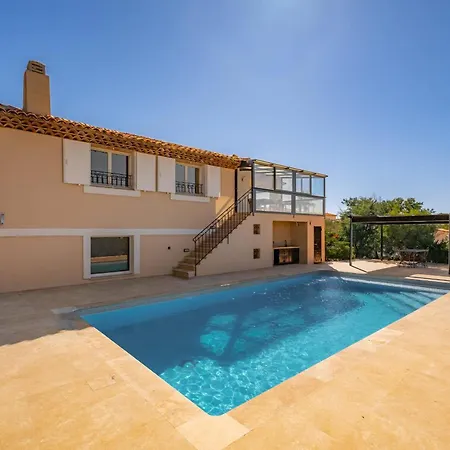 With Pool Near The Golf Course 圣马克西姆