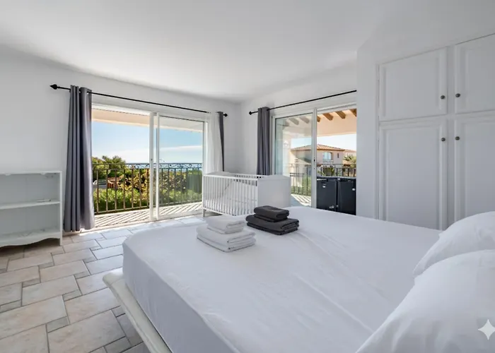 With Pool Near The Golf Course * Sainte-Maxime