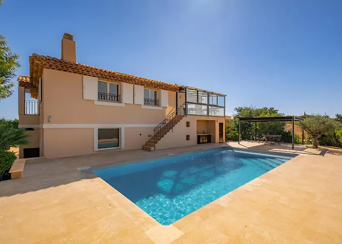 With Pool Near The Golf Course Sainte-Maxime