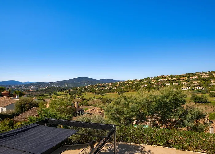With Pool Near The Golf Course Sainte-Maxime