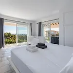 With Pool Near The Golf Course * Sainte-Maxime