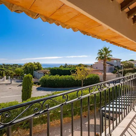 Апартаменты With Pool Near The Golf Course *