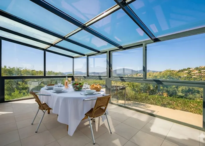 With Pool Near The Golf Course Апартаменты