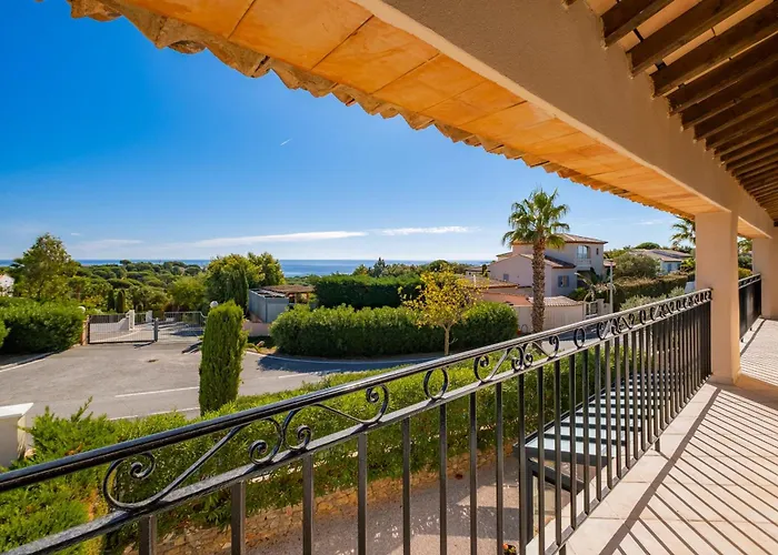 Апартаменты With Pool Near The Golf Course *